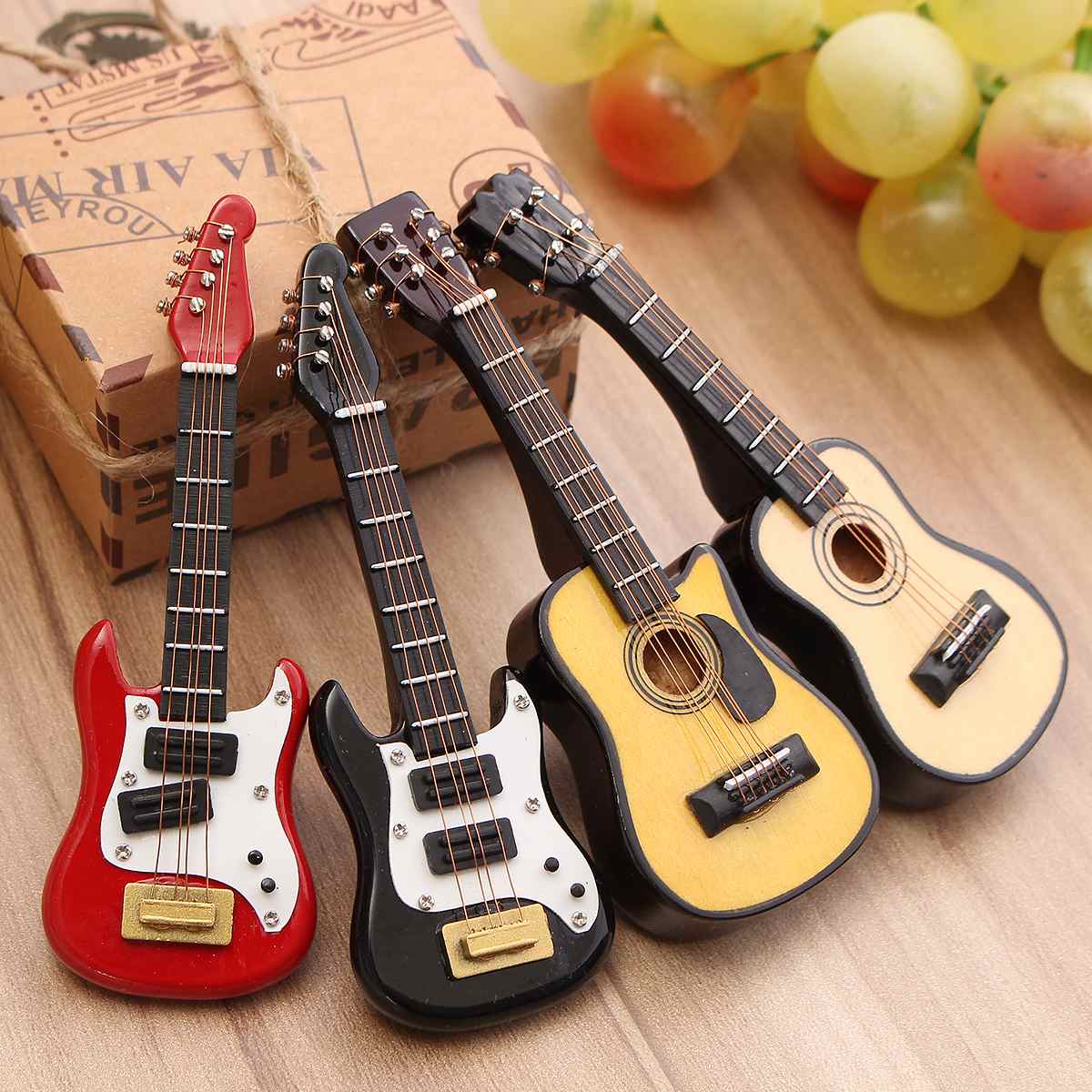 กีตาร์จิ๋ว 4 ชิ้น สำหรับตกแต่ง - Musical Instrument Craft บทวิจารณ์และราคา